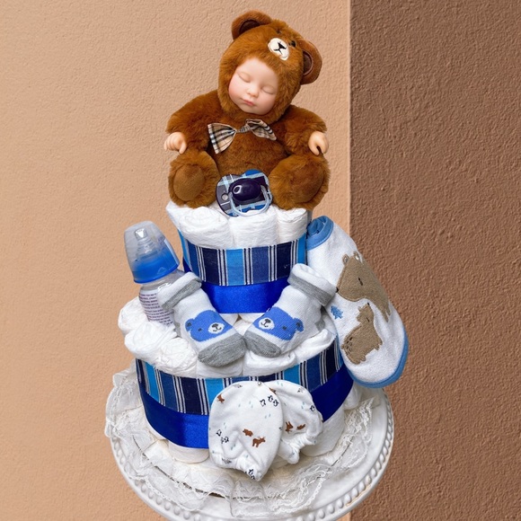 Teddy Bear Diaper Cake